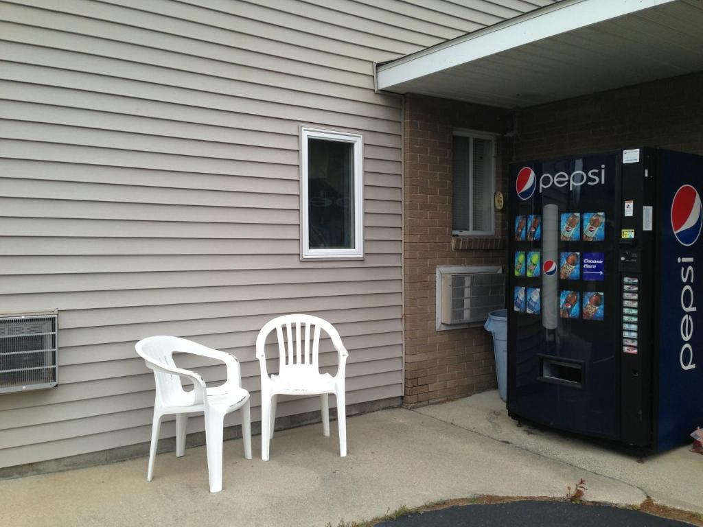 Capri Motel Mackinaw City Exteriör bild